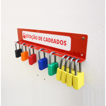 Estação de Bloqueio e Travamento para Cadeados em Aço Grande Tagout - Vista Lateral